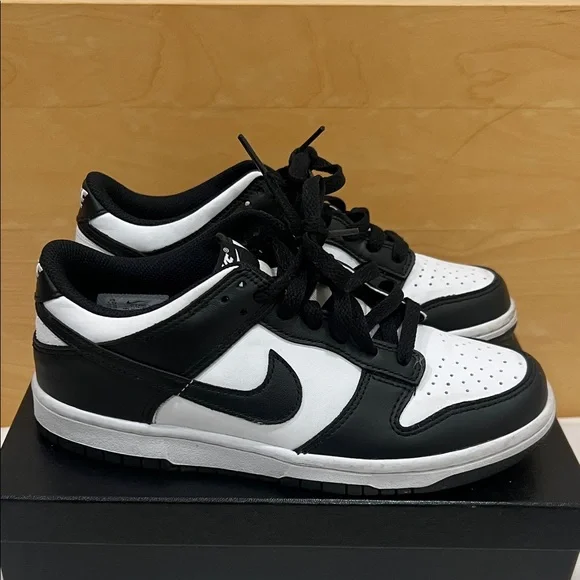 Nike Kids Black and White Sneakers - Picture 4 of 5